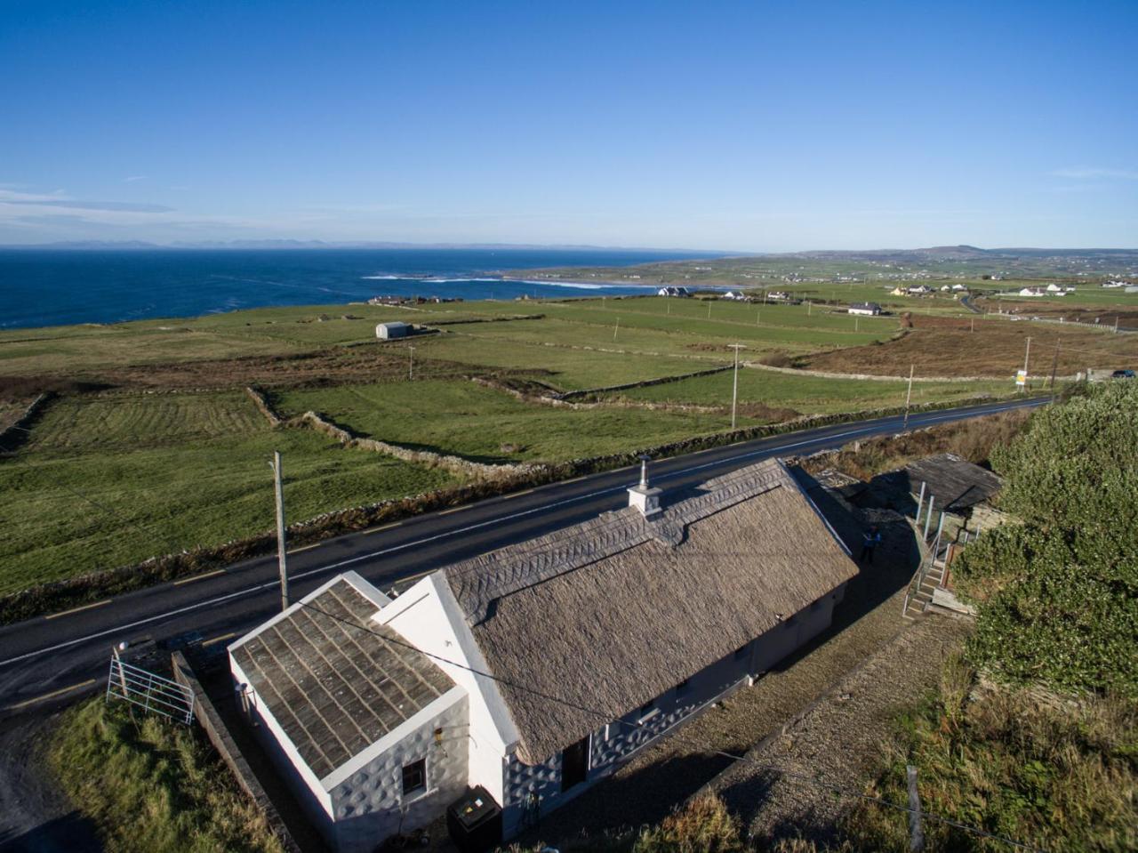 Storytellers Cottage Ballycotteen Exterior photo